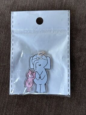 Kids Elephant & Piggie Piggy with Pigeon Reading Charm Pendant - Gray Grey Pink